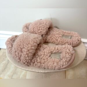 UGG Women's Fuzzy Shearling Pink Slippers (US 6)